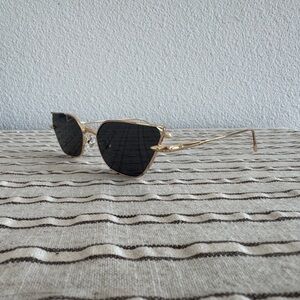 Vintage Gold and Black Women's Sunglasses